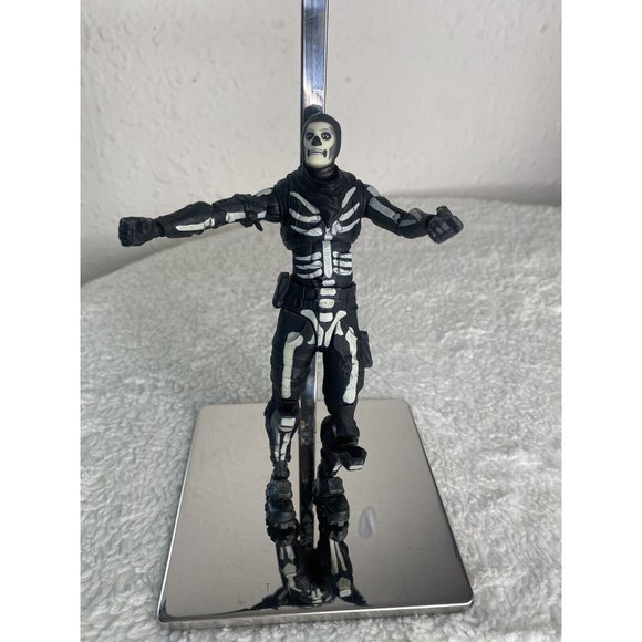 McFarlane Fortnite Green Glow Skull Trooper 7" Glow in the Dark Action Figure - Picture 7 of 11